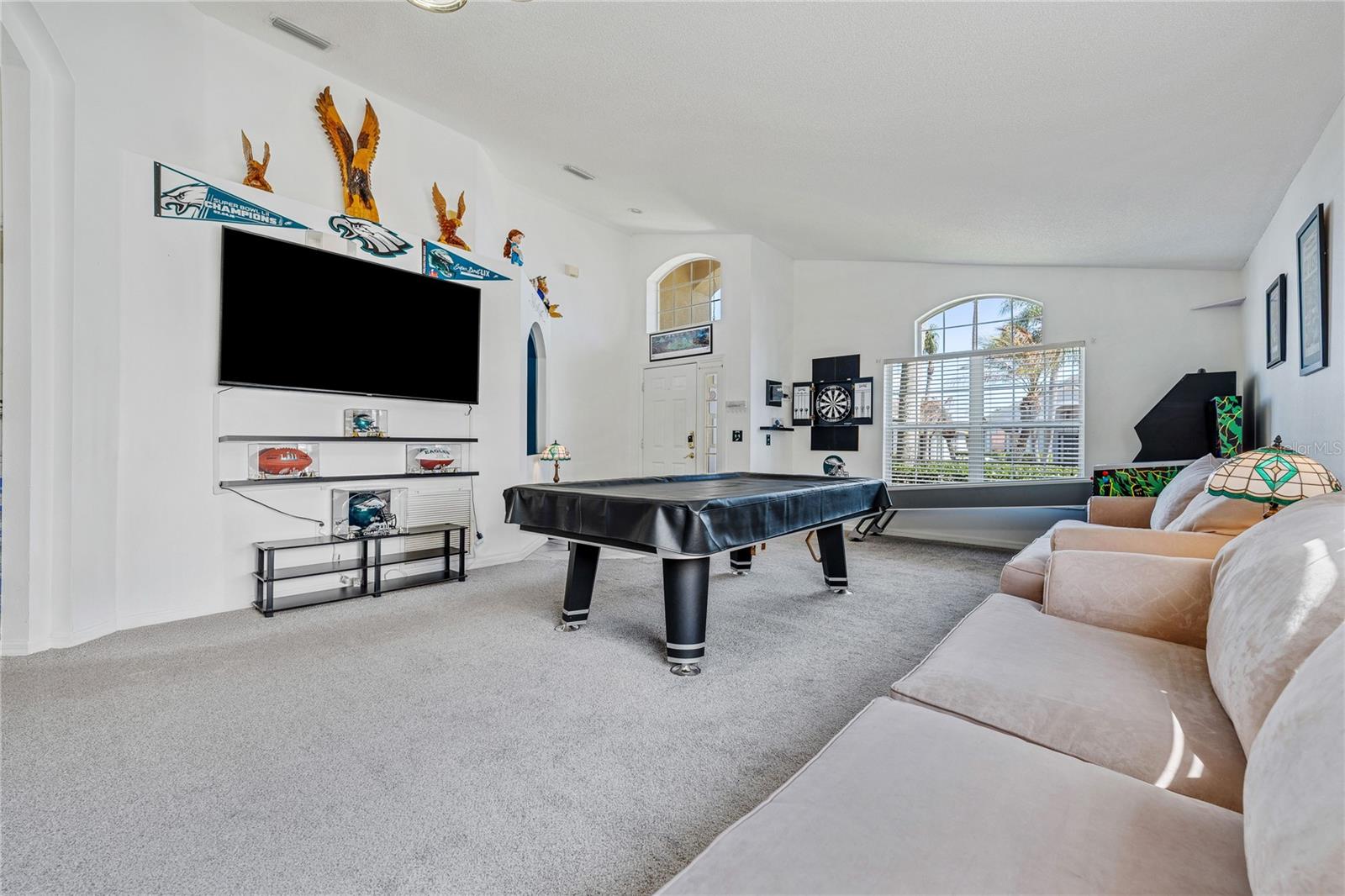 Image 9 of 27 For 1045 Lake Berkley Drive E