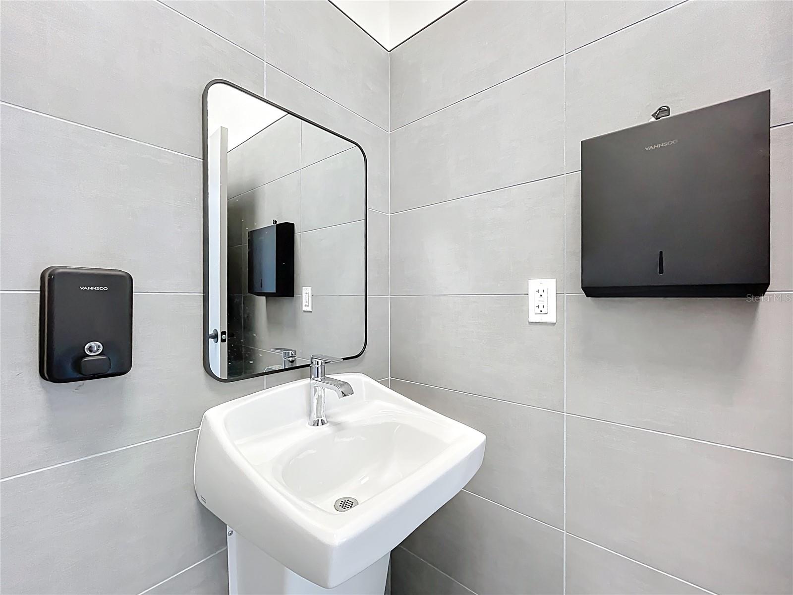 Image 9 of 18 For 705 Hennis Road