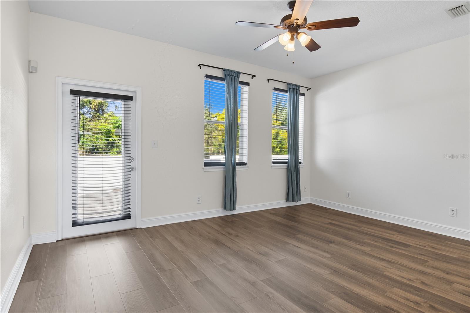 Image 10 of 43 For 130 Bumby Avenue 5