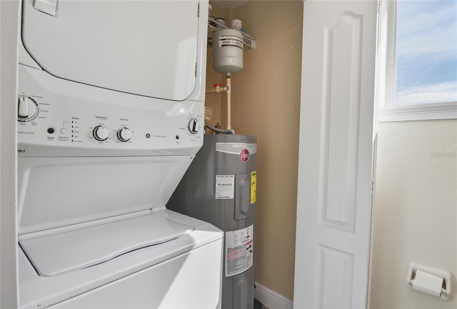 Image 14 of 43 For 130 Bumby Avenue 5