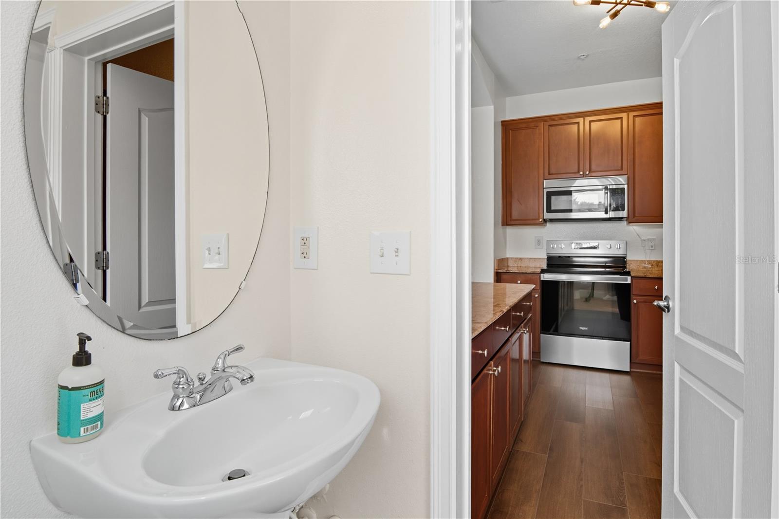 Image 16 of 43 For 130 Bumby Avenue 5