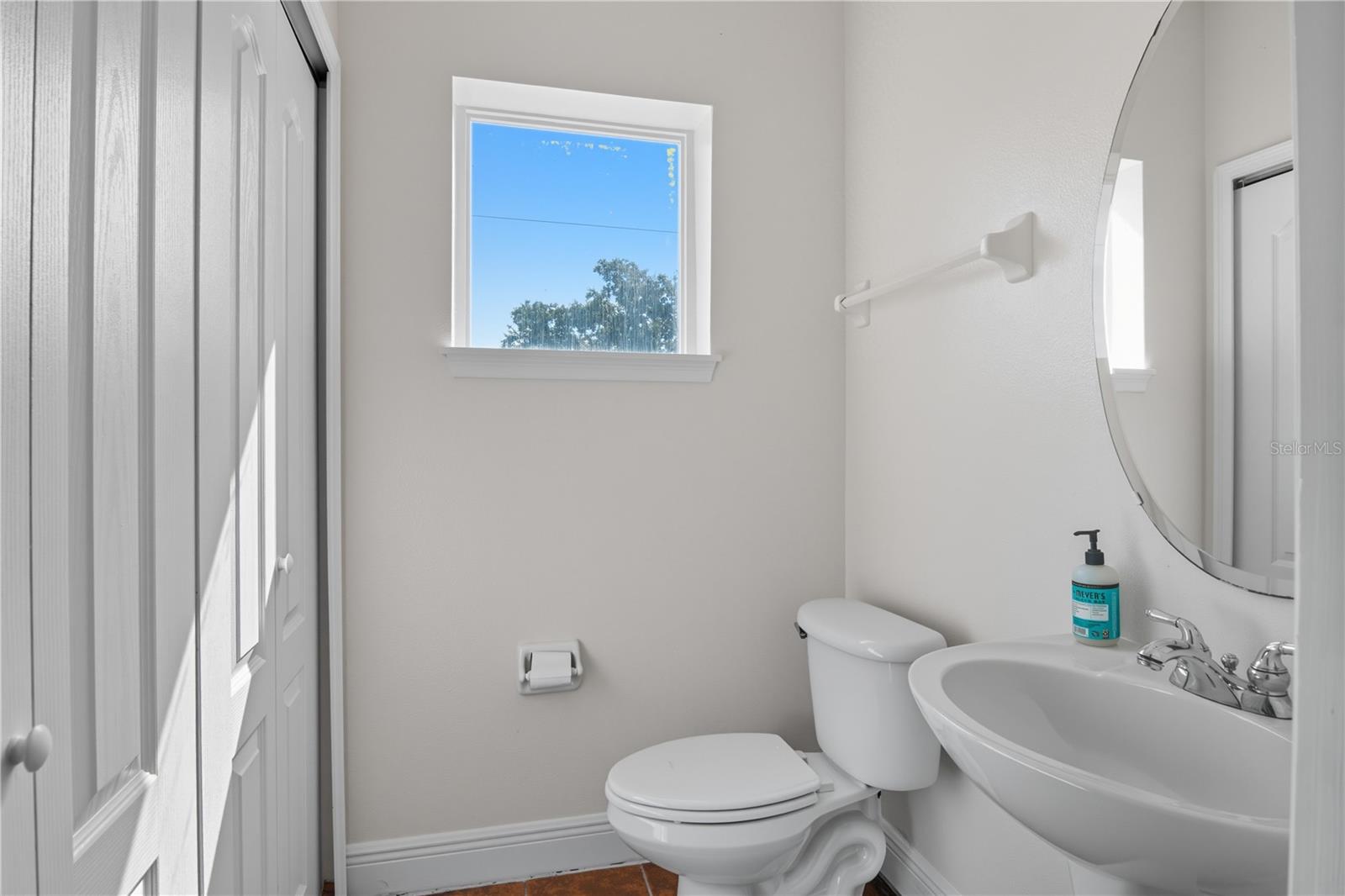 Image 17 of 43 For 130 Bumby Avenue 5