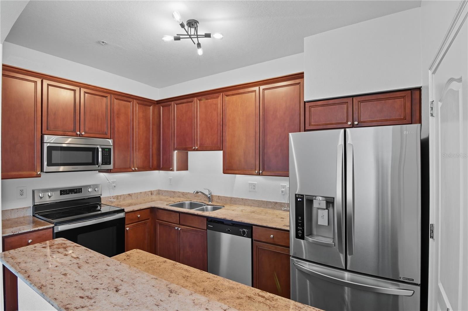 Image 19 of 43 For 130 Bumby Avenue 5