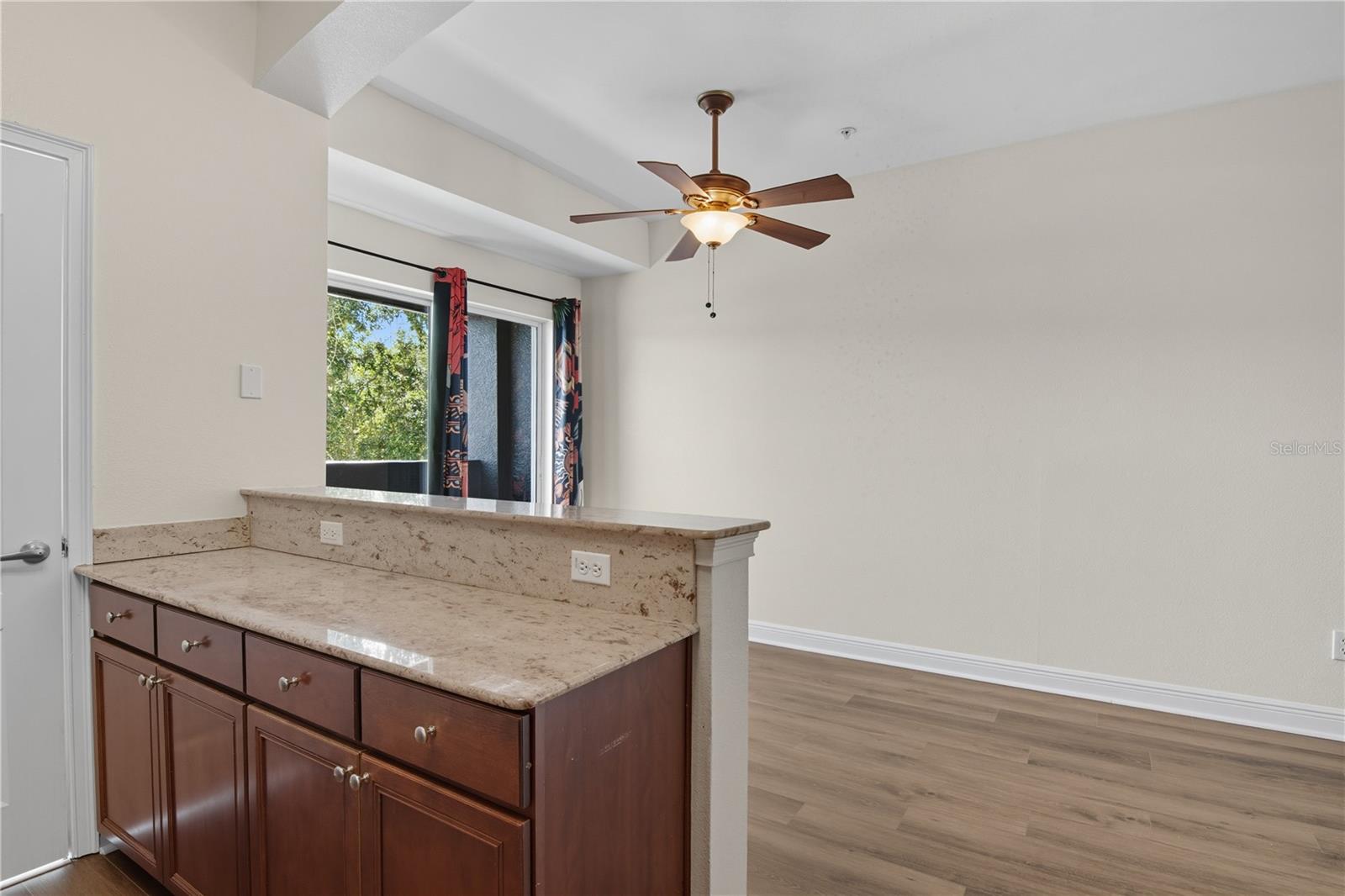 Image 21 of 43 For 130 Bumby Avenue 5