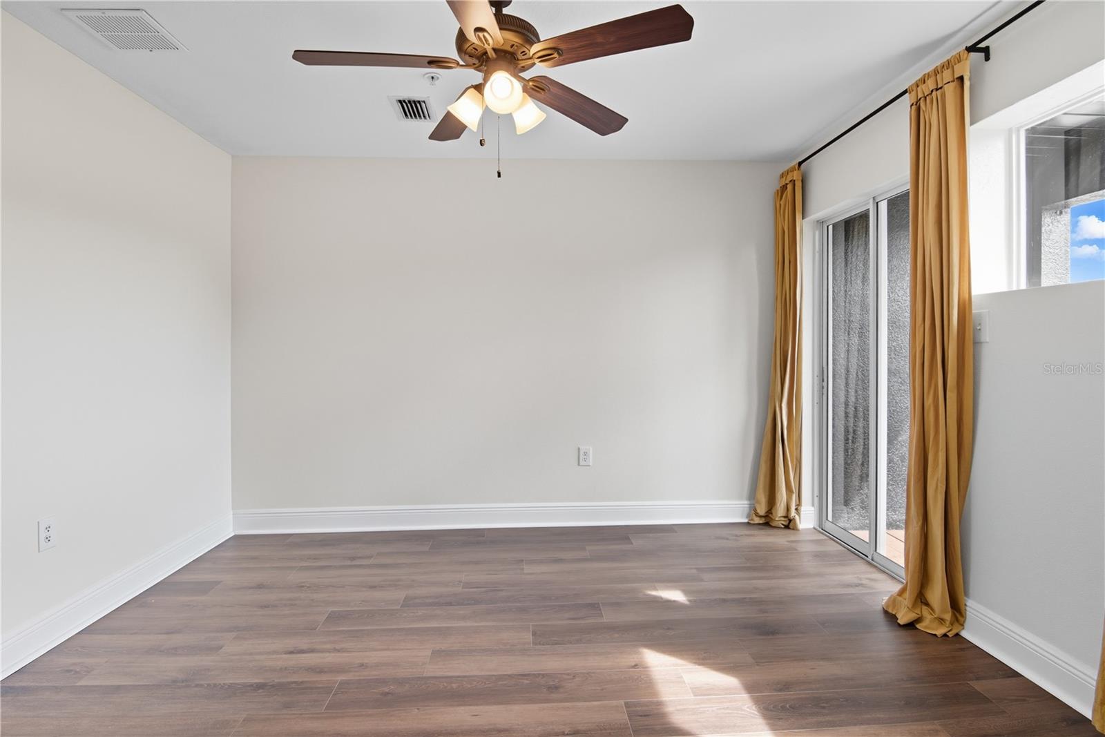 Image 31 of 43 For 130 Bumby Avenue 5