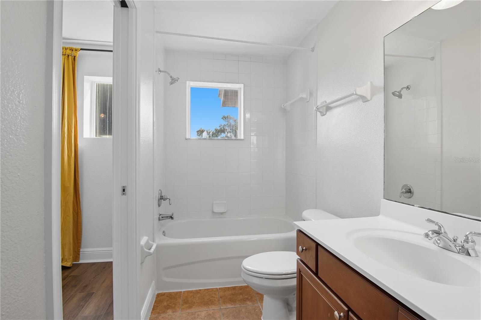 Image 32 of 43 For 130 Bumby Avenue 5