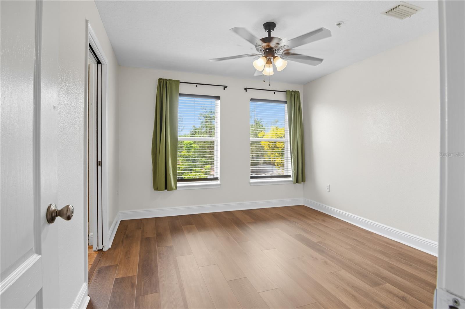 Image 37 of 43 For 130 Bumby Avenue 5