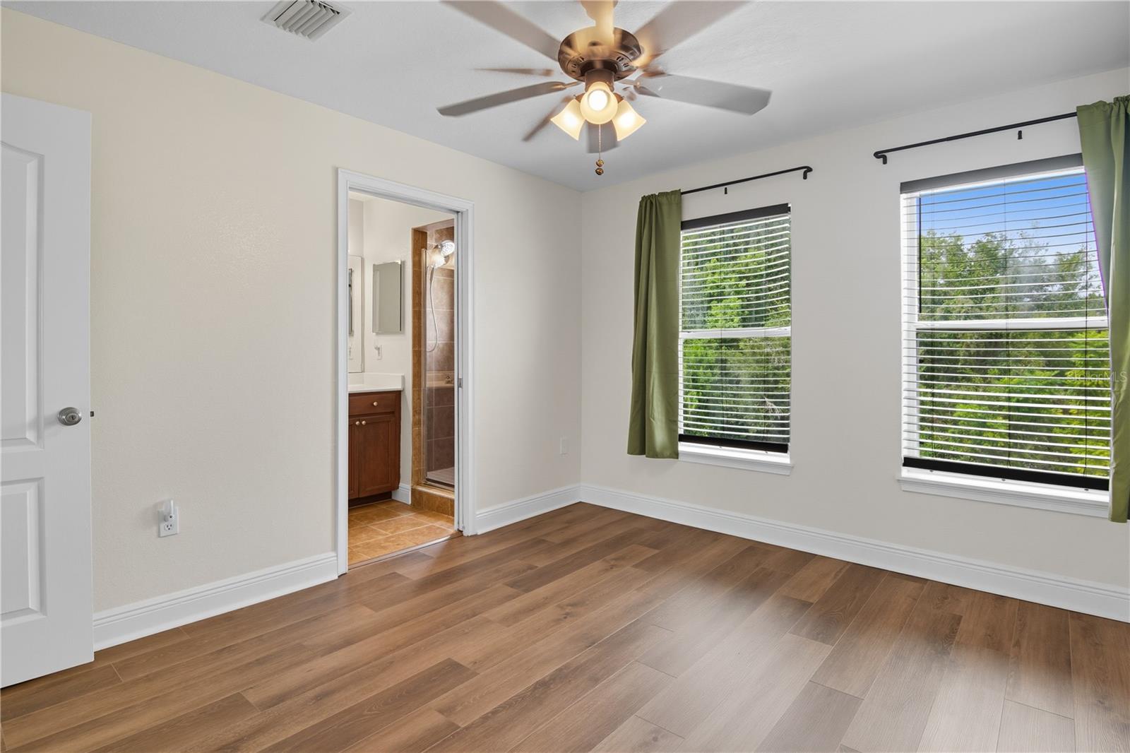 Image 38 of 43 For 130 Bumby Avenue 5