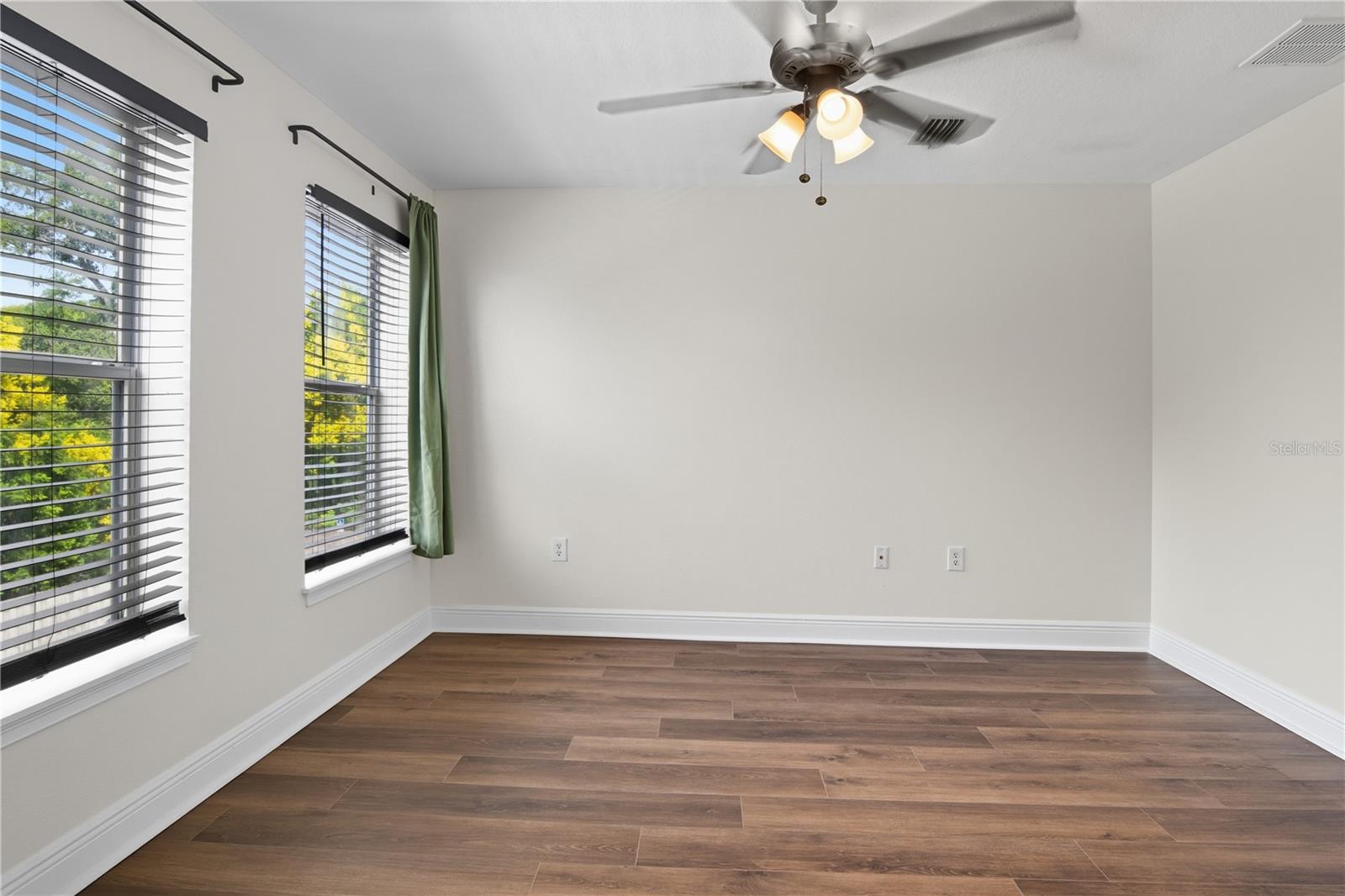 Image 39 of 43 For 130 Bumby Avenue 5