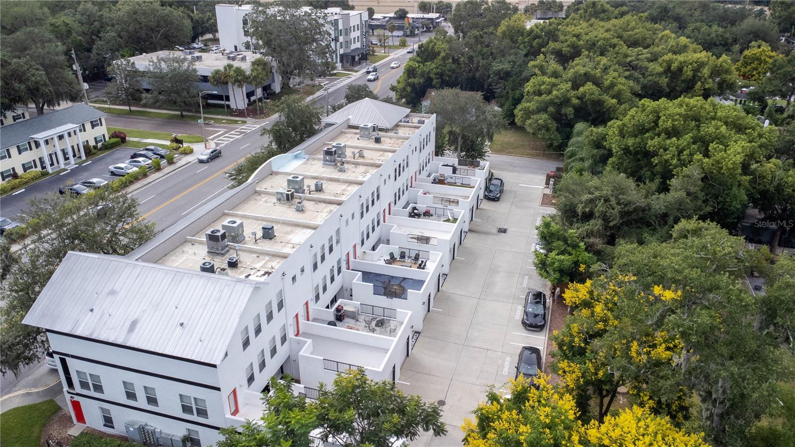 Image 9 of 43 For 130 Bumby Avenue 5