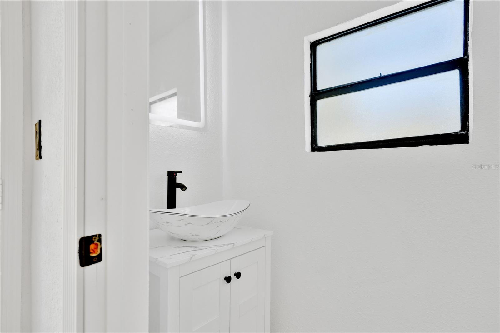 Image 12 of 29 For 207 Oleander Avenue