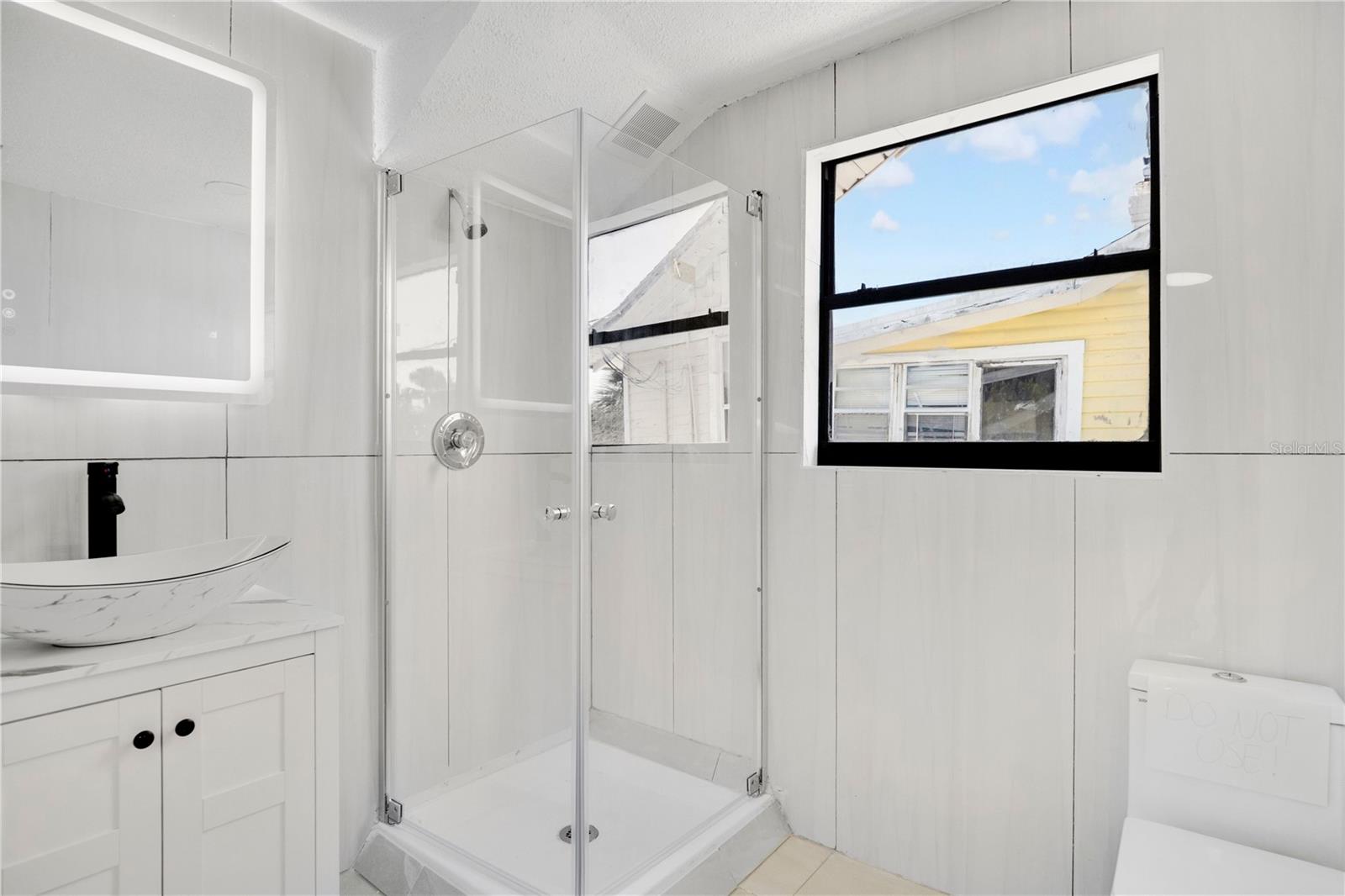 Image 19 of 29 For 207 Oleander Avenue