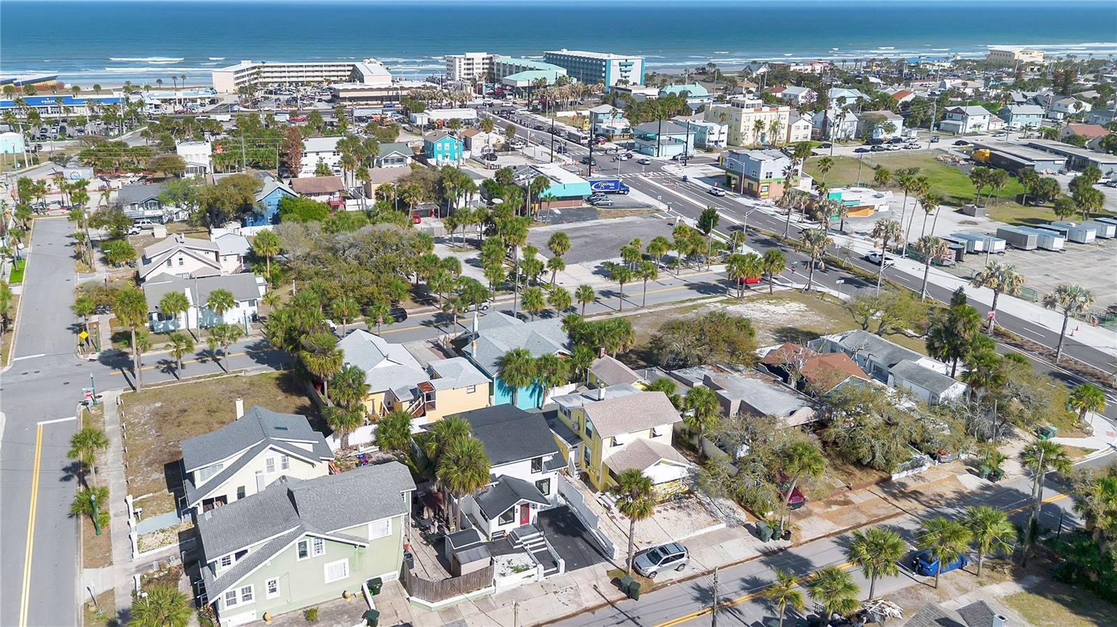 Image 27 of 29 For 207 Oleander Avenue