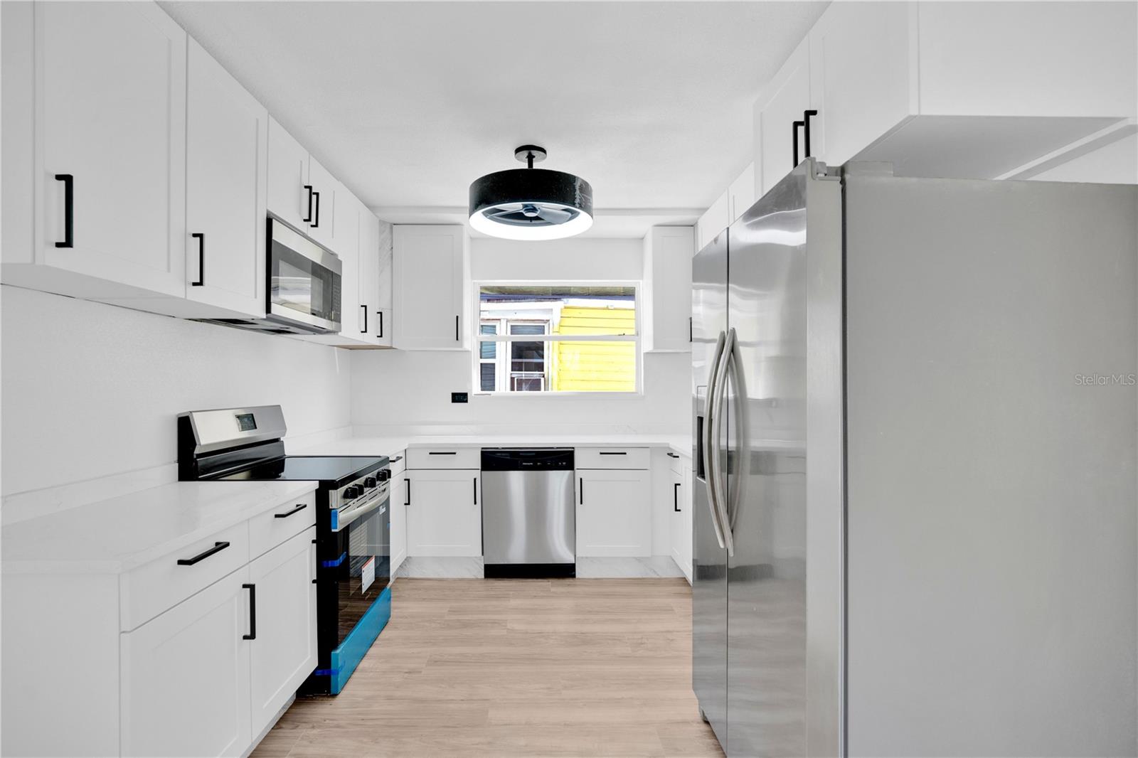 Image 5 of 29 For 207 Oleander Avenue