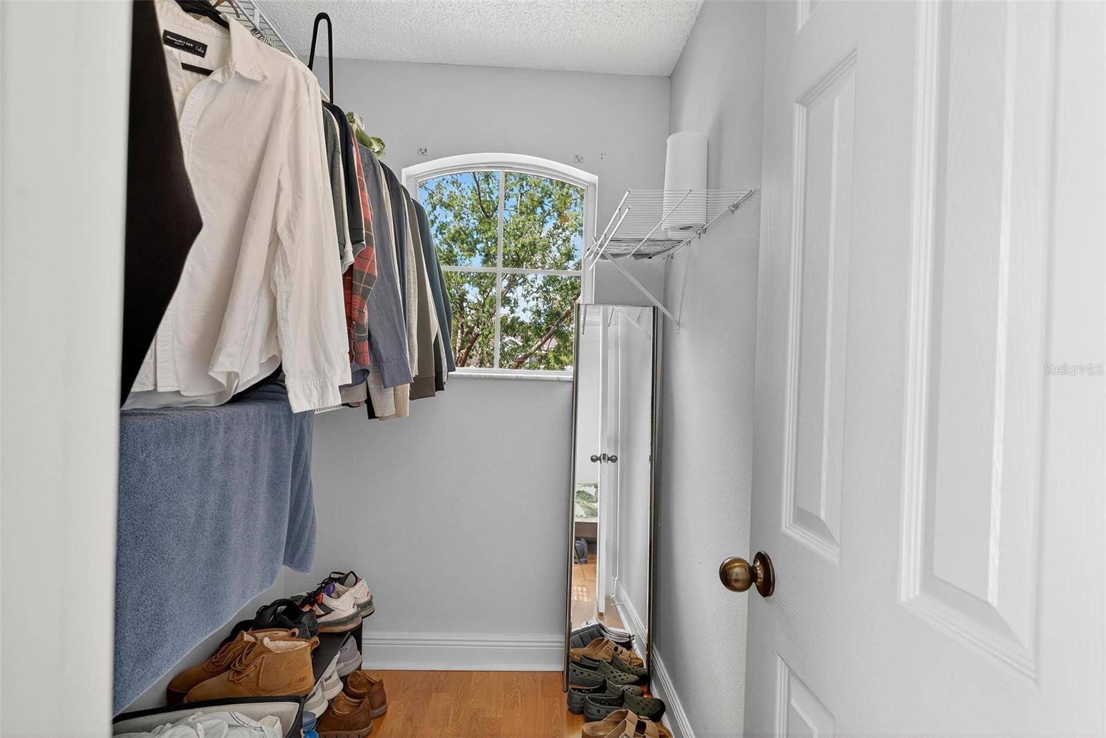 Image 26 of 59 For 1400 Holly Glen Run