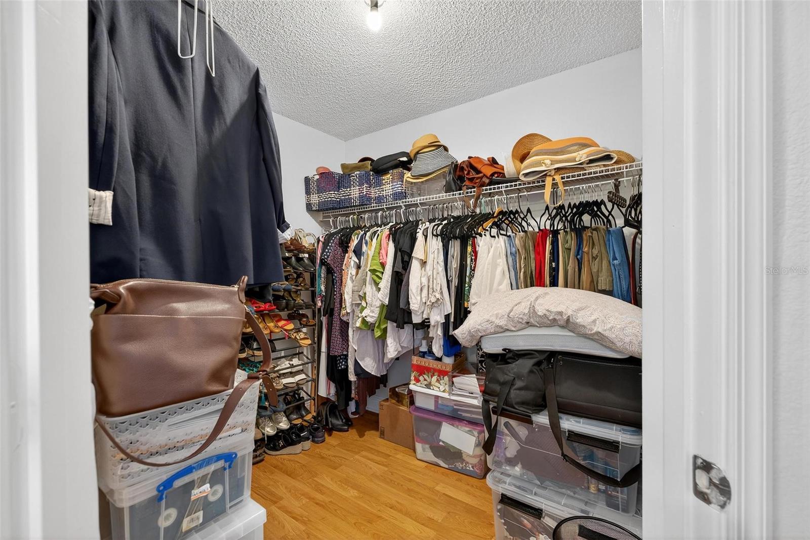 Image 32 of 59 For 1400 Holly Glen Run