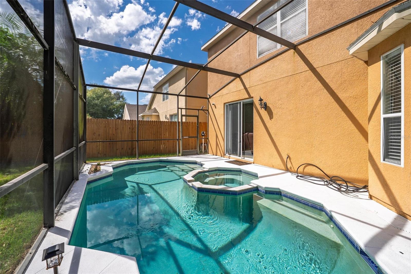 Image 41 of 59 For 1400 Holly Glen Run