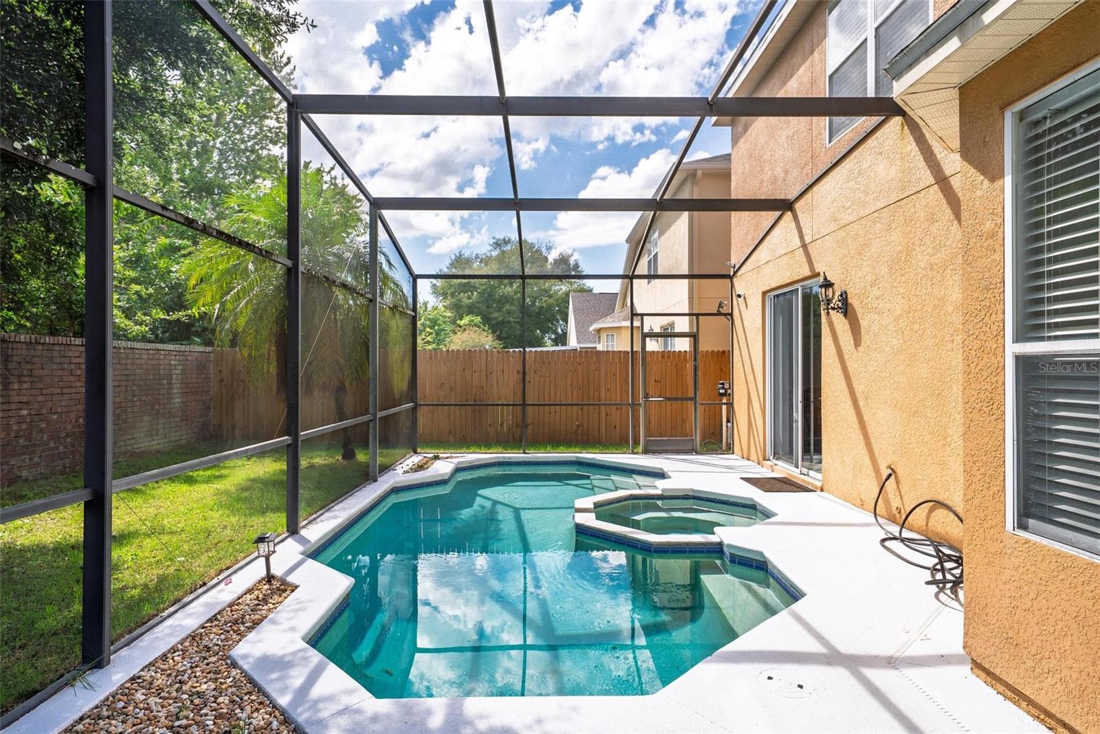 Image 43 of 59 For 1400 Holly Glen Run