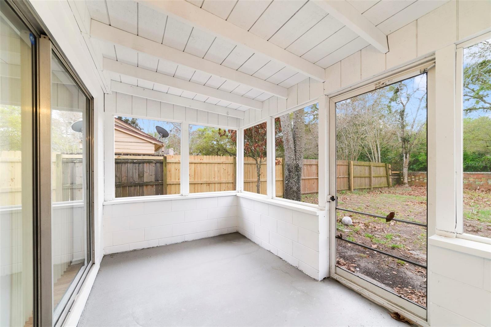 Image 14 of 15 For 1002 Gwyn Circle