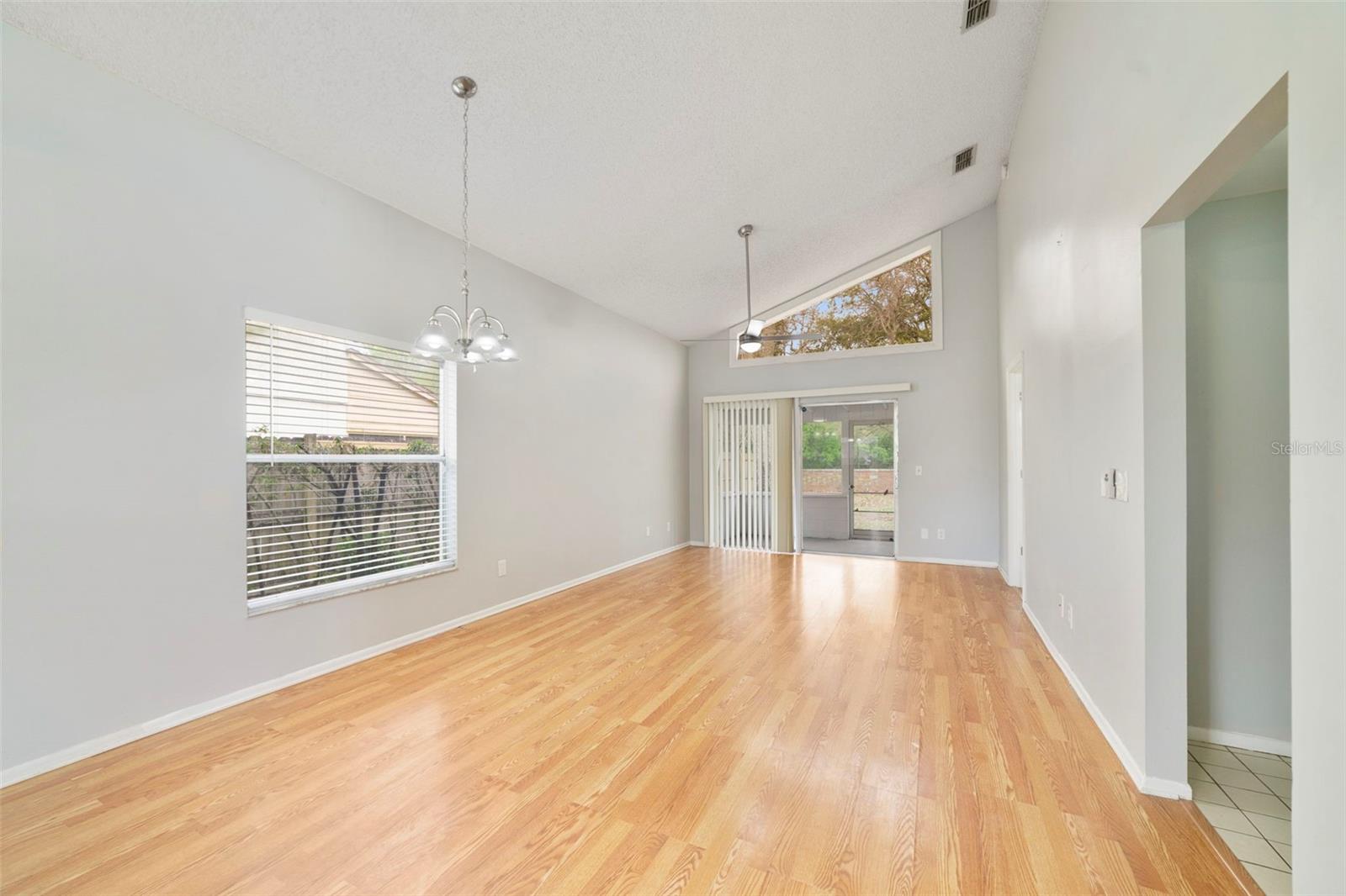 Image 5 of 15 For 1002 Gwyn Circle