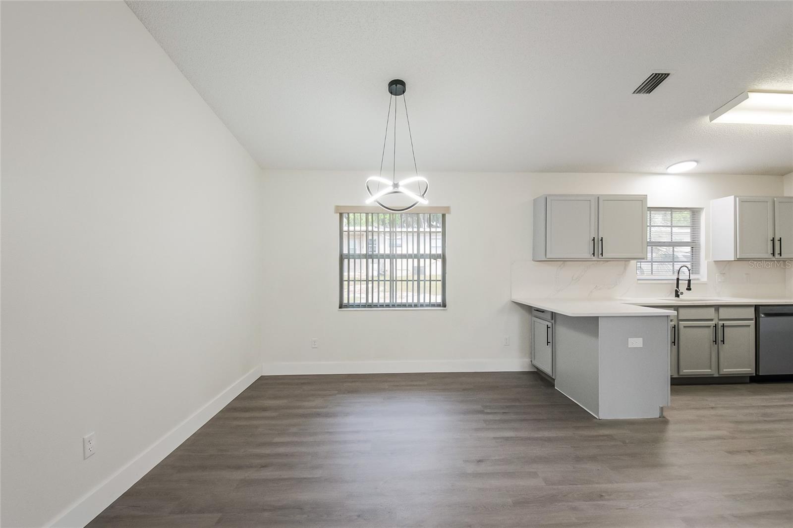 Image 17 of 45 For 109 Faulkner Avenue