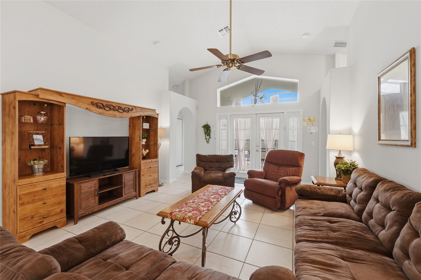 Image 5 of 26 For 2555 Oneida Loop