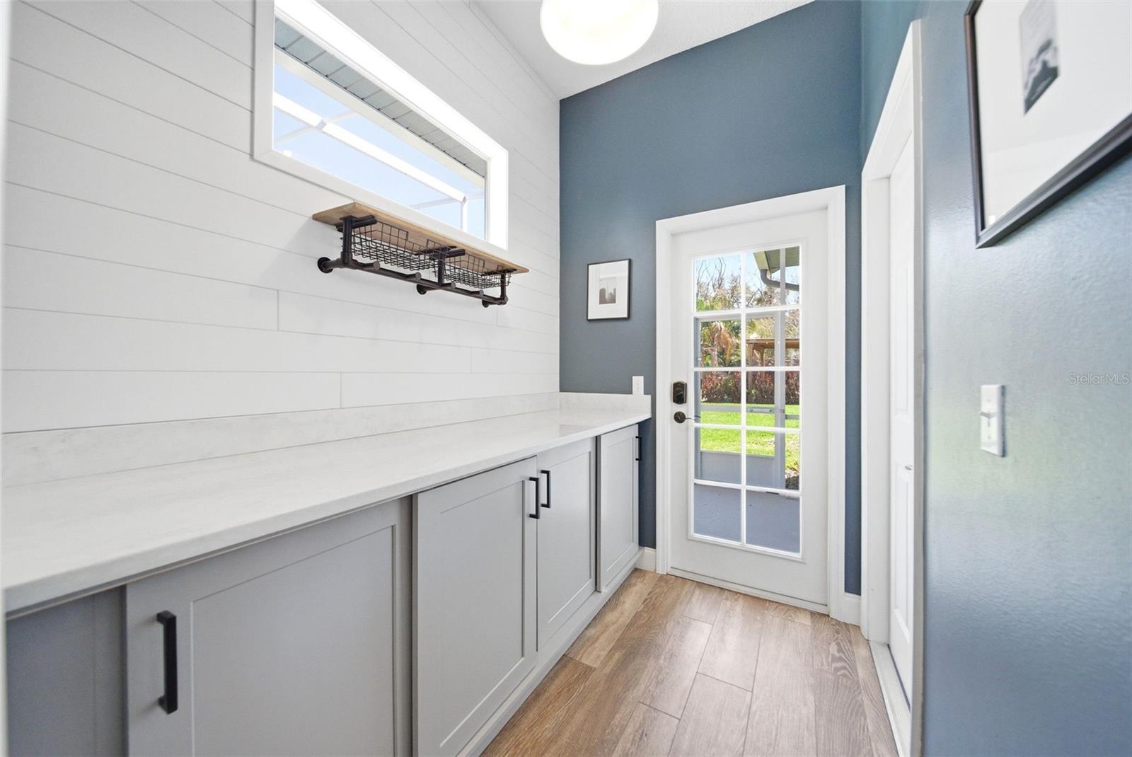 Image 14 of 77 For 113 Sandy Oaks Place