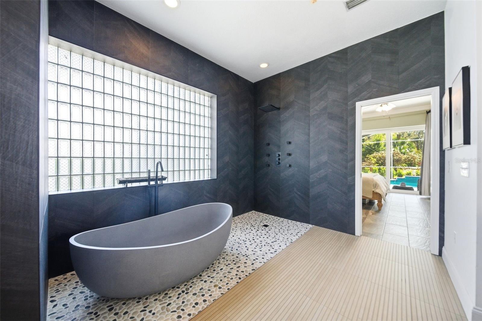 Image 20 of 77 For 113 Sandy Oaks Place