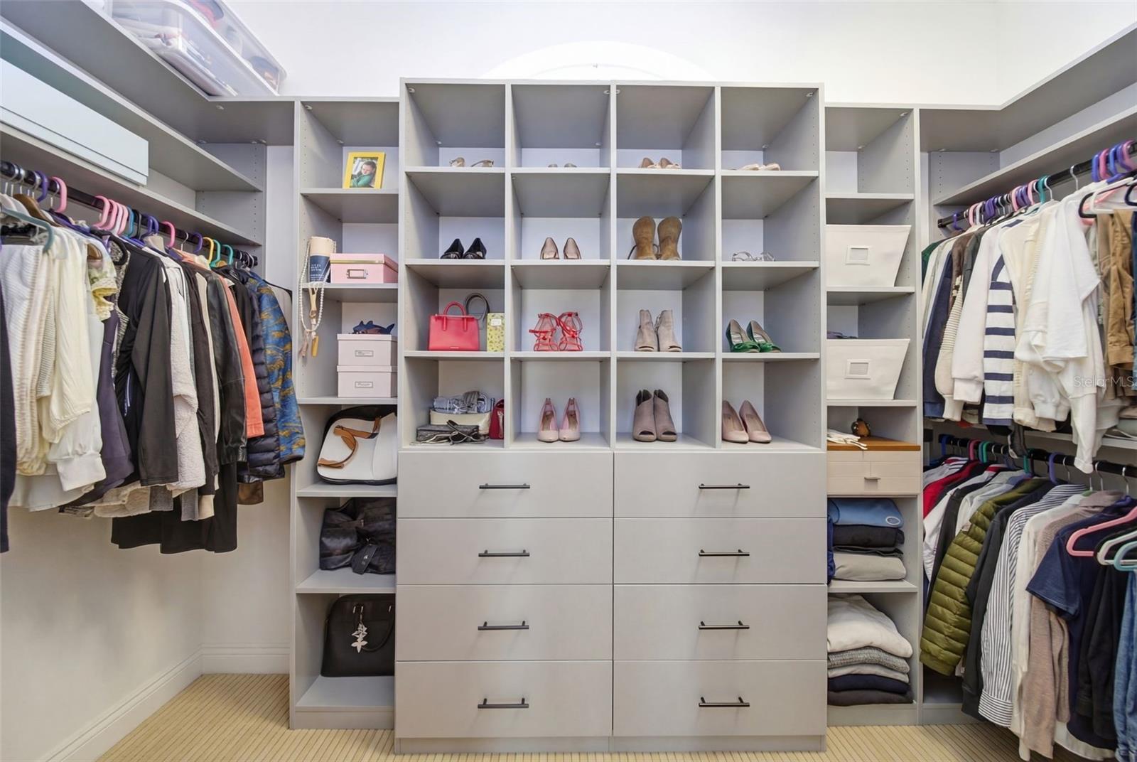 Image 24 of 77 For 113 Sandy Oaks Place