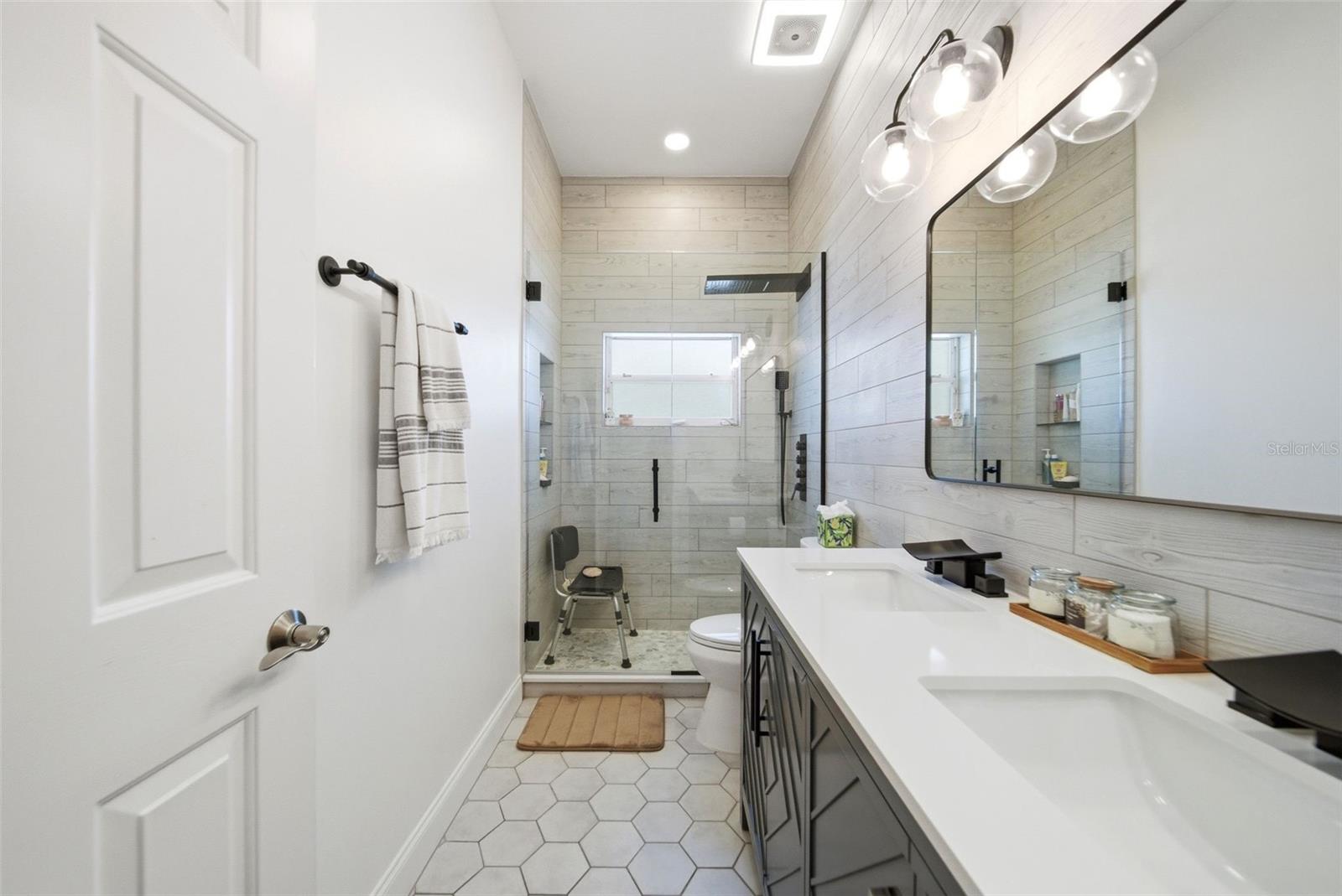 Image 30 of 77 For 113 Sandy Oaks Place