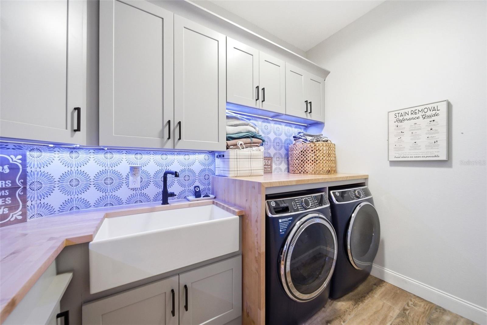 Image 32 of 77 For 113 Sandy Oaks Place