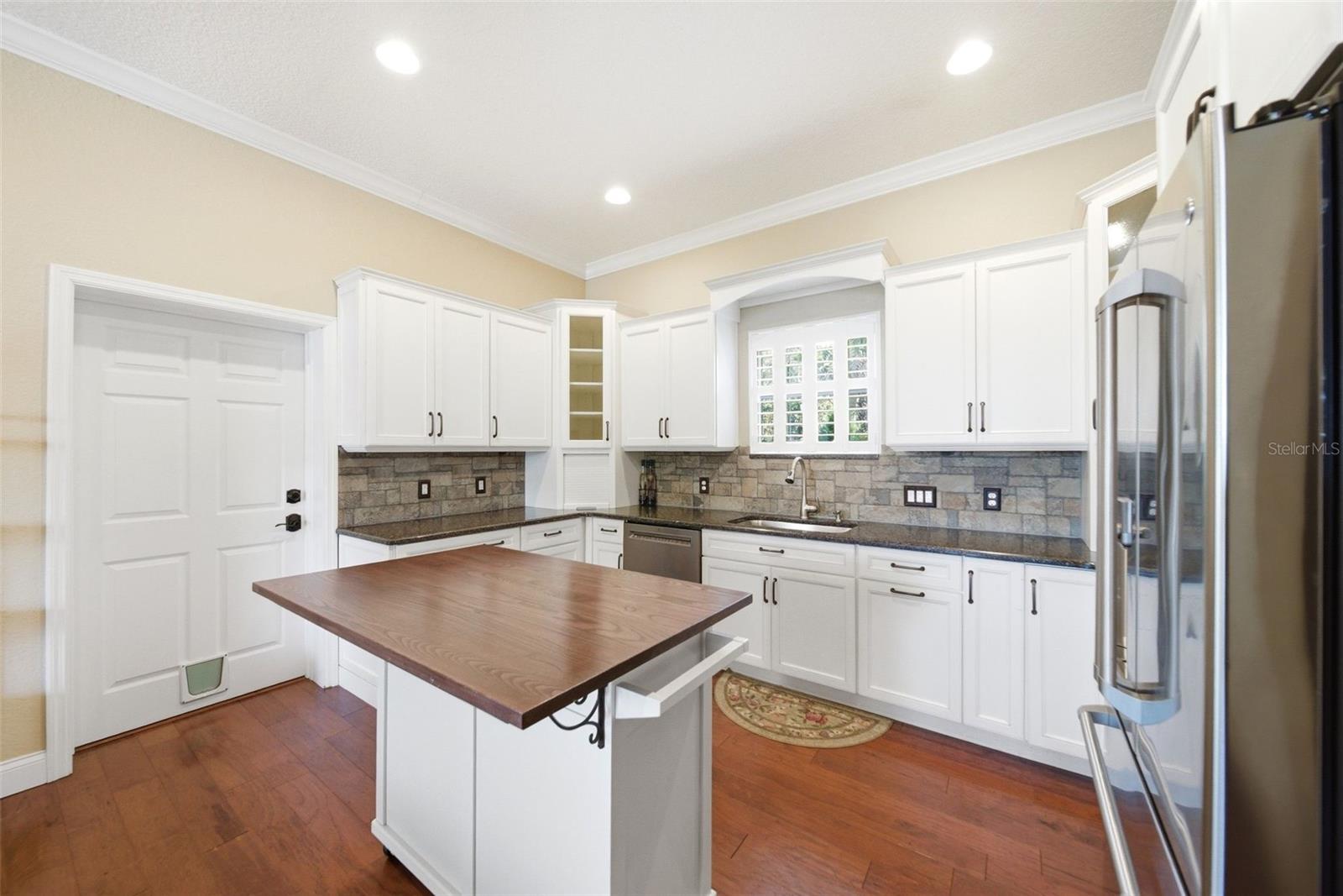 Image 63 of 77 For 113 Sandy Oaks Place