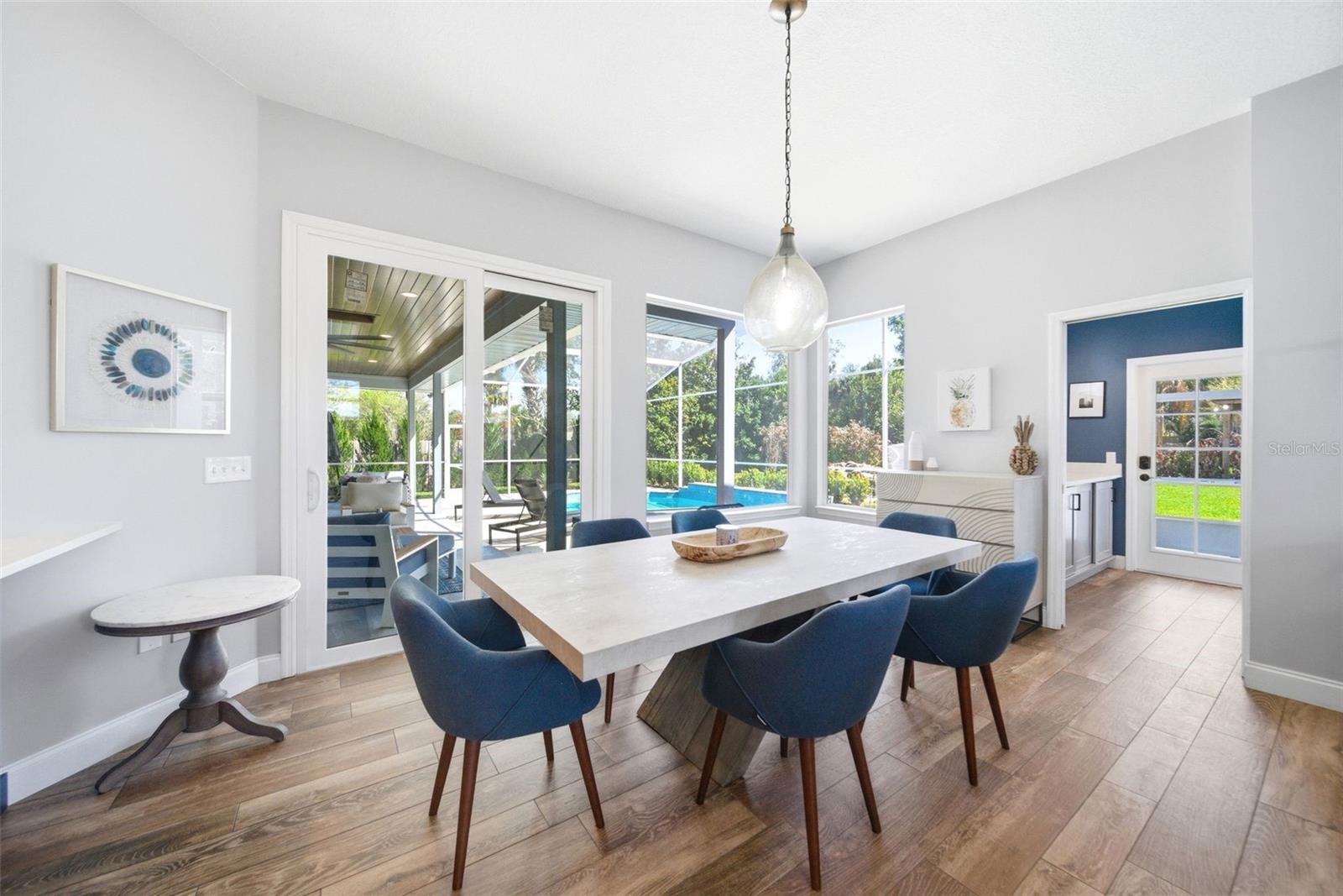 Image 9 of 77 For 113 Sandy Oaks Place