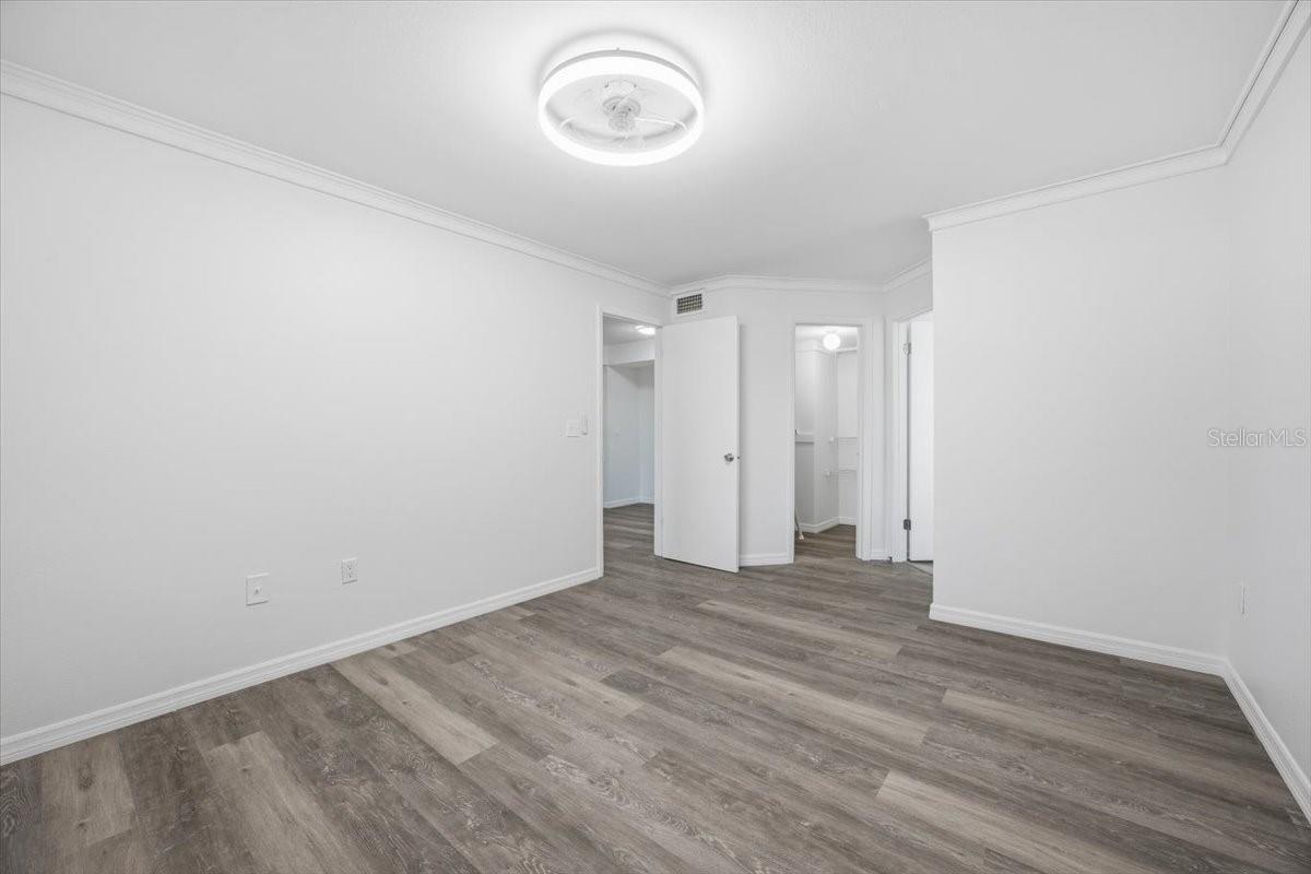 Image 11 of 14 For 3028 Parkway Boulevard 207