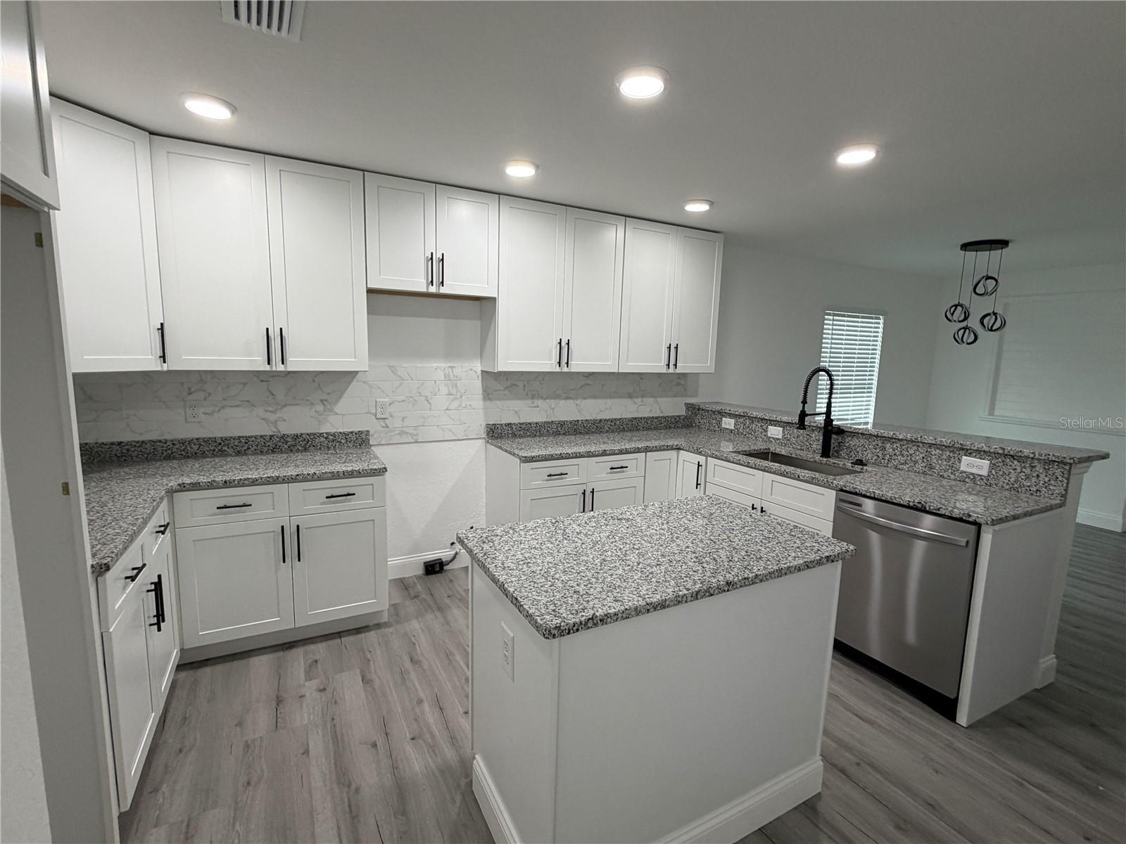 Image 10 of 37 For 1119 Willow Avenue