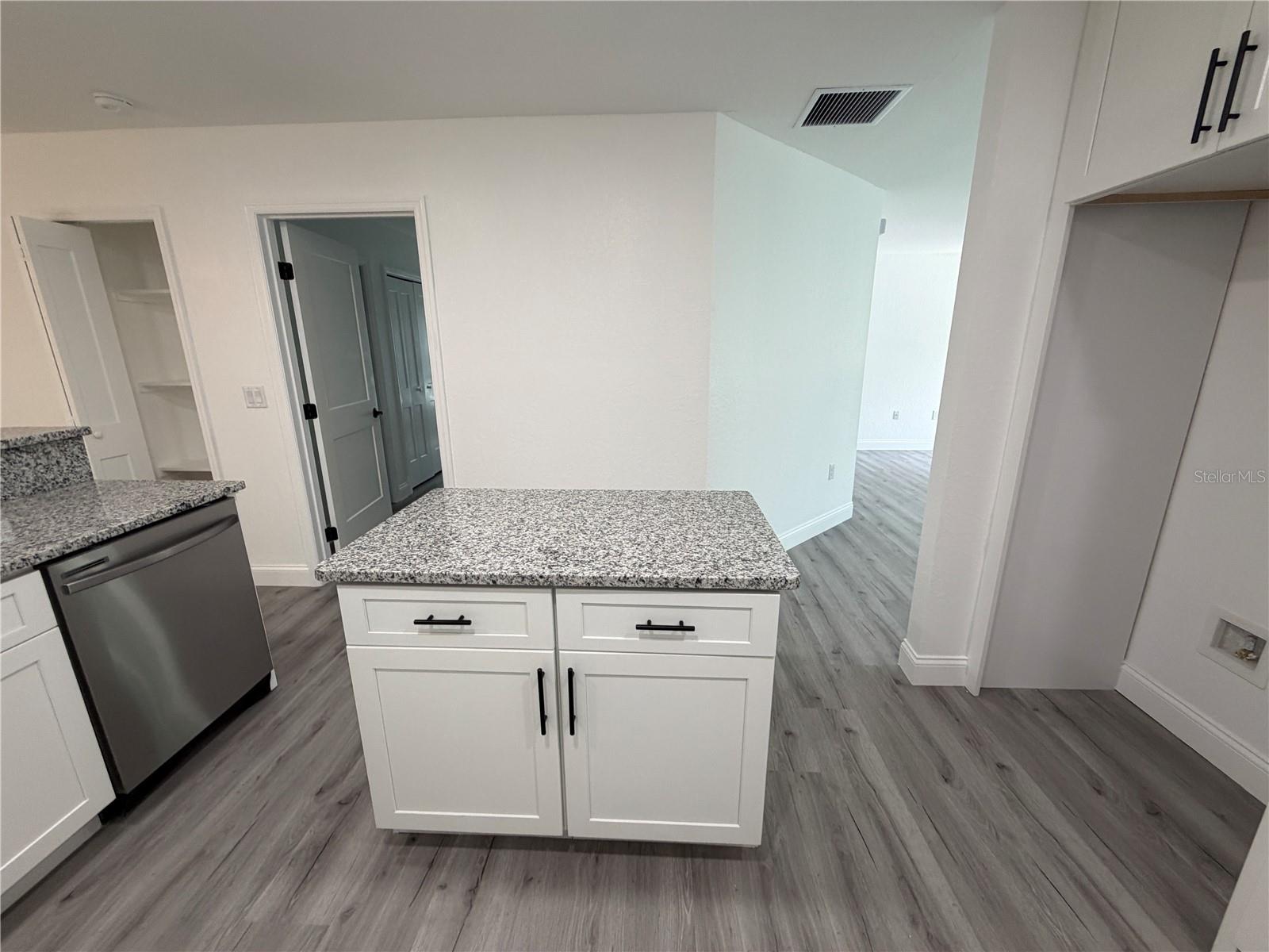 Image 11 of 37 For 1119 Willow Avenue