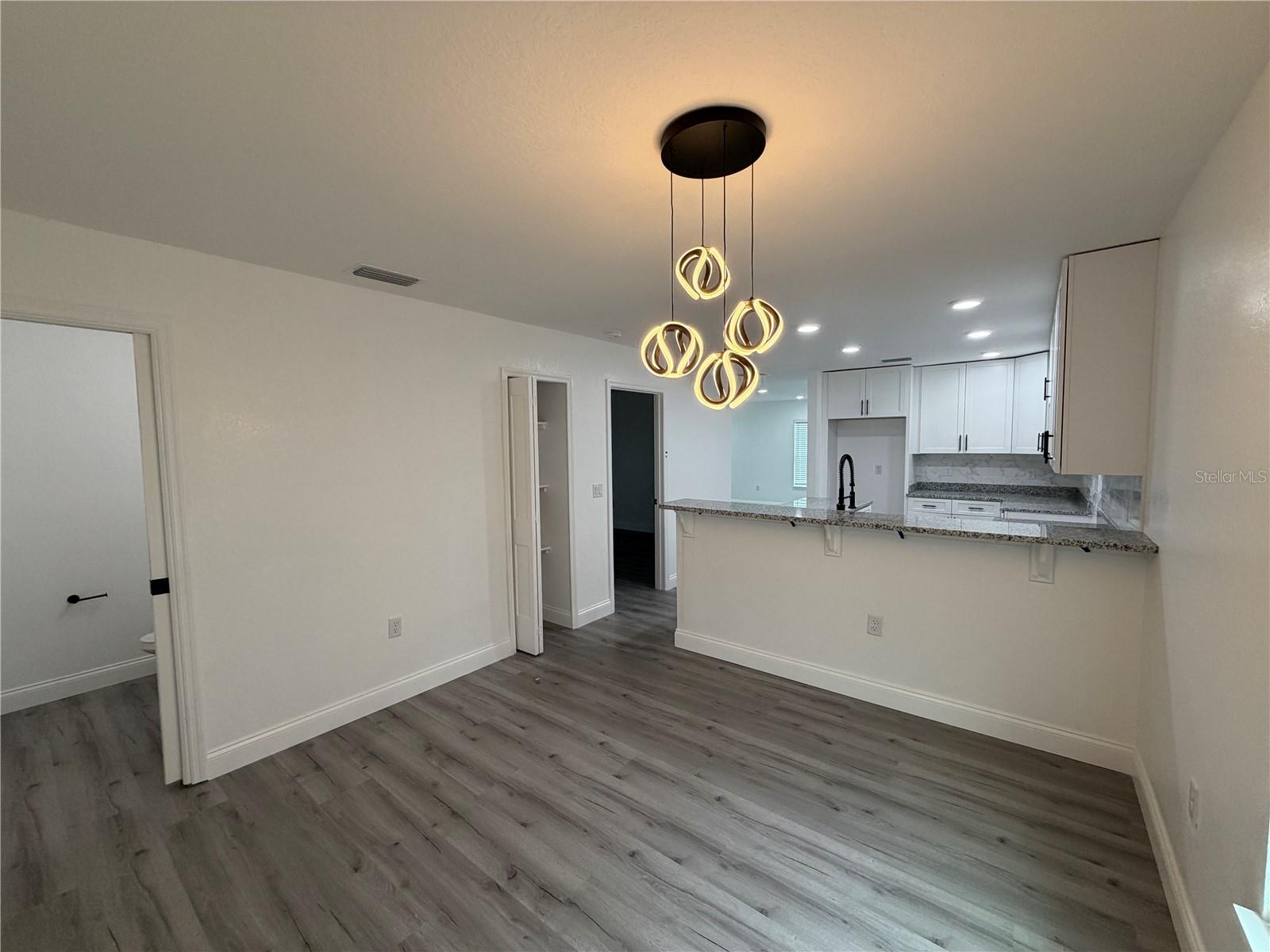 Image 16 of 37 For 1119 Willow Avenue