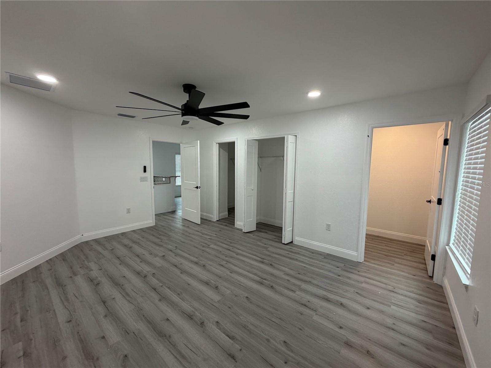 Image 21 of 37 For 1119 Willow Avenue