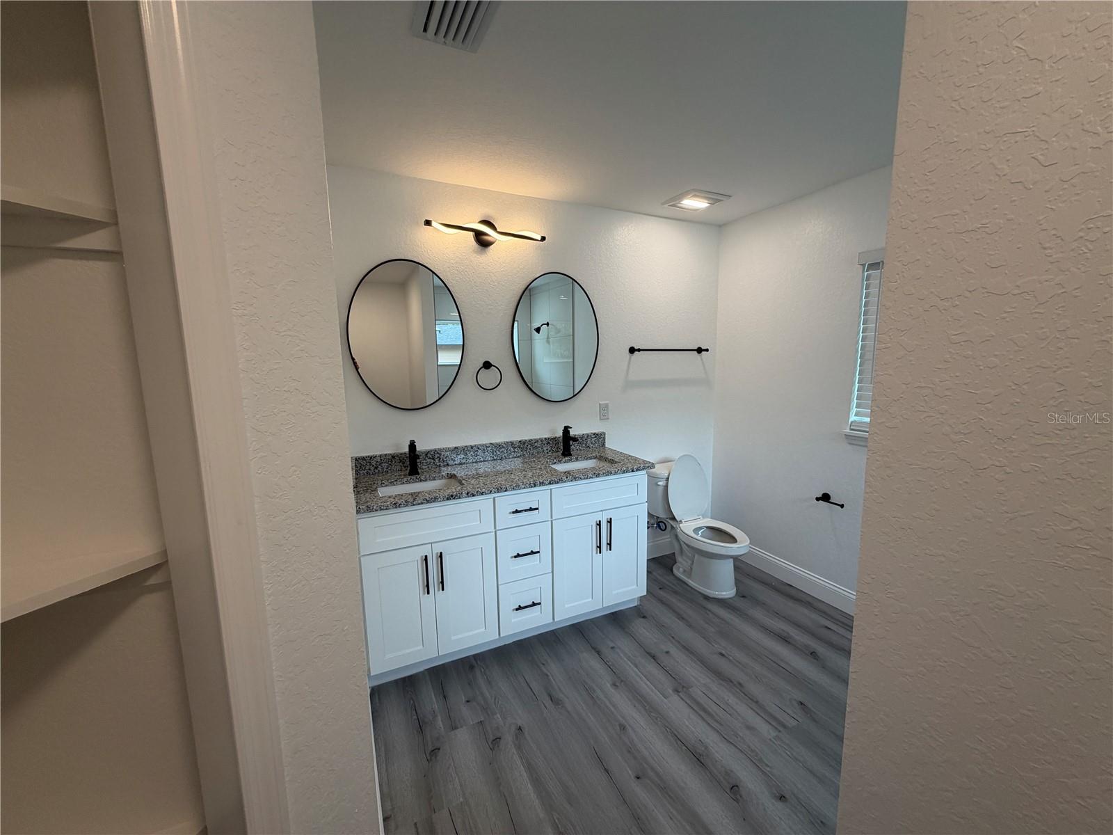 Image 22 of 37 For 1119 Willow Avenue