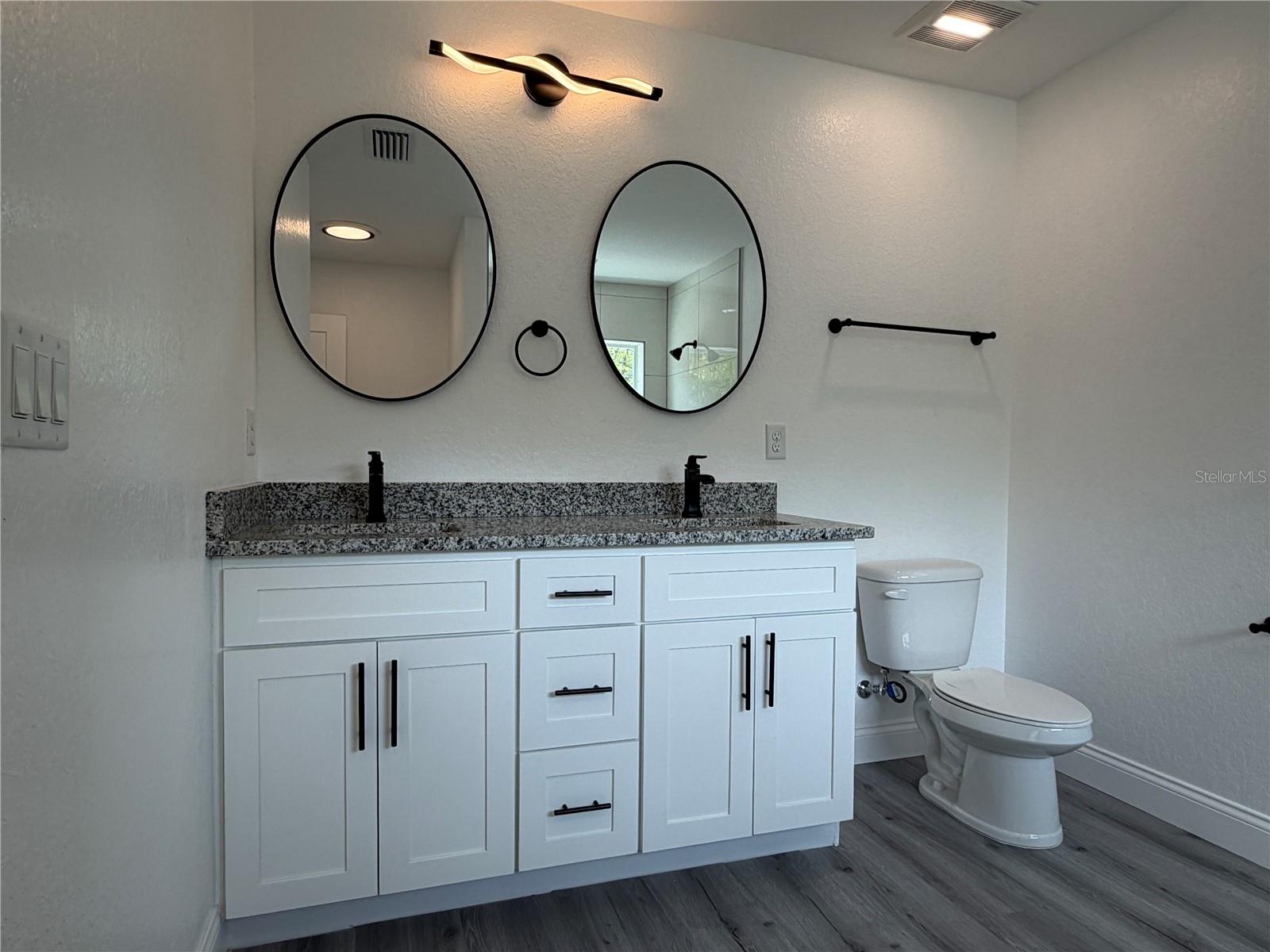 Image 23 of 37 For 1119 Willow Avenue