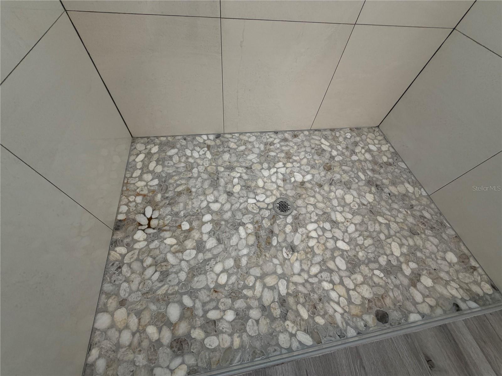 Image 25 of 37 For 1119 Willow Avenue