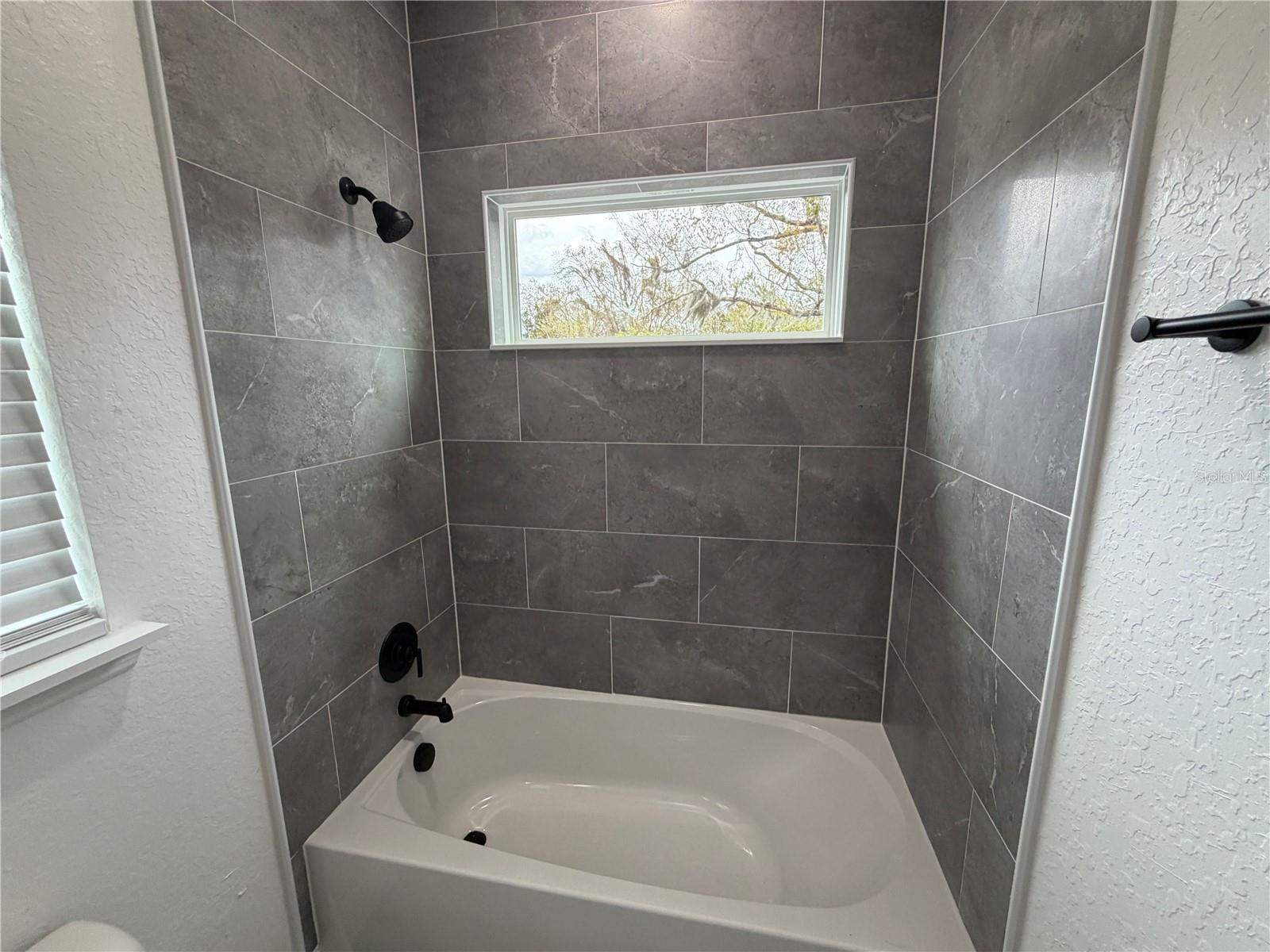 Image 32 of 37 For 1119 Willow Avenue