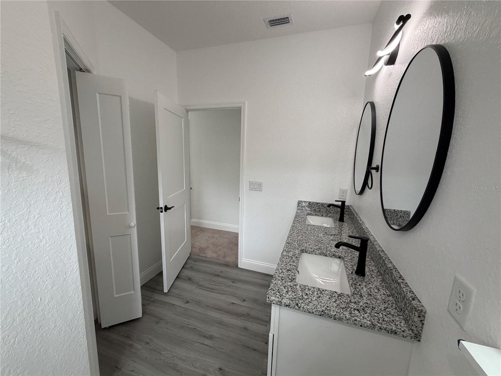 Image 33 of 37 For 1119 Willow Avenue