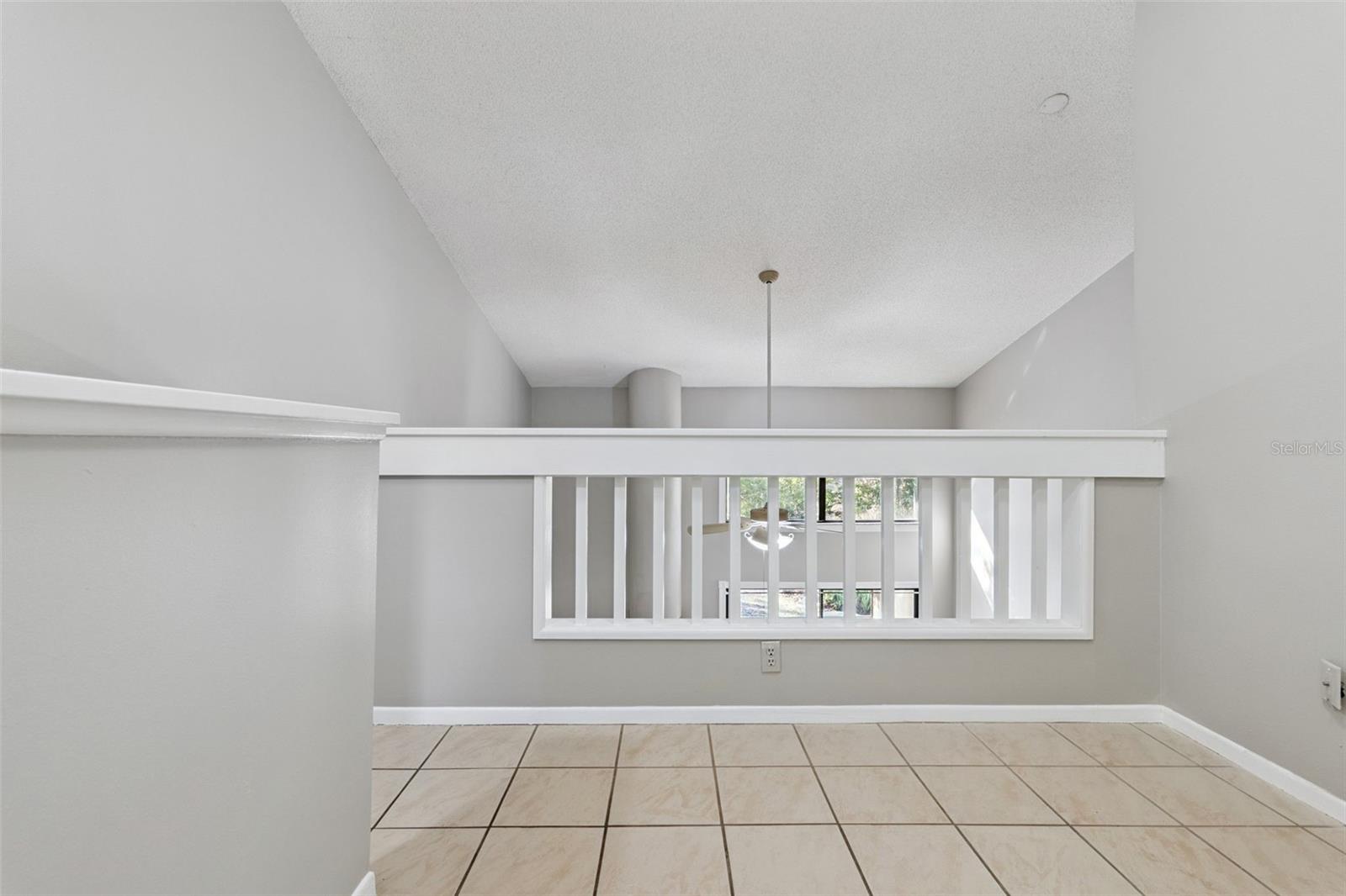 Image 15 of 32 For 502 Club Dr