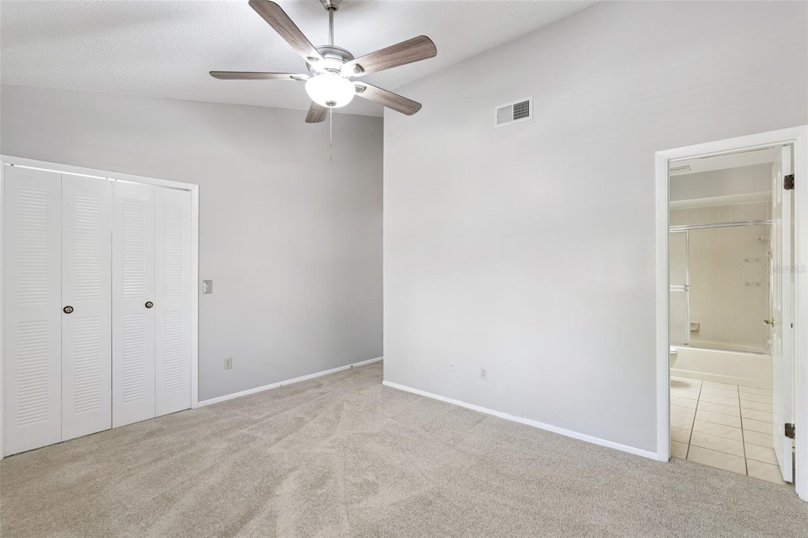 Image 18 of 32 For 502 Club Dr