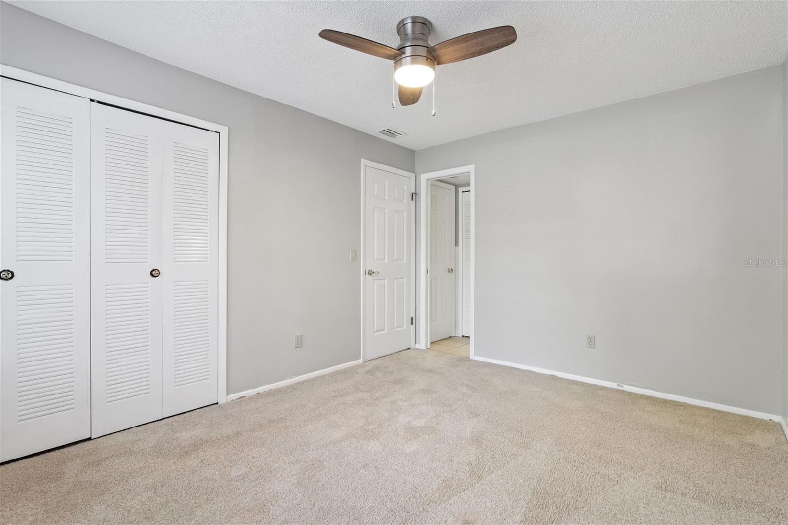 Image 22 of 32 For 502 Club Dr