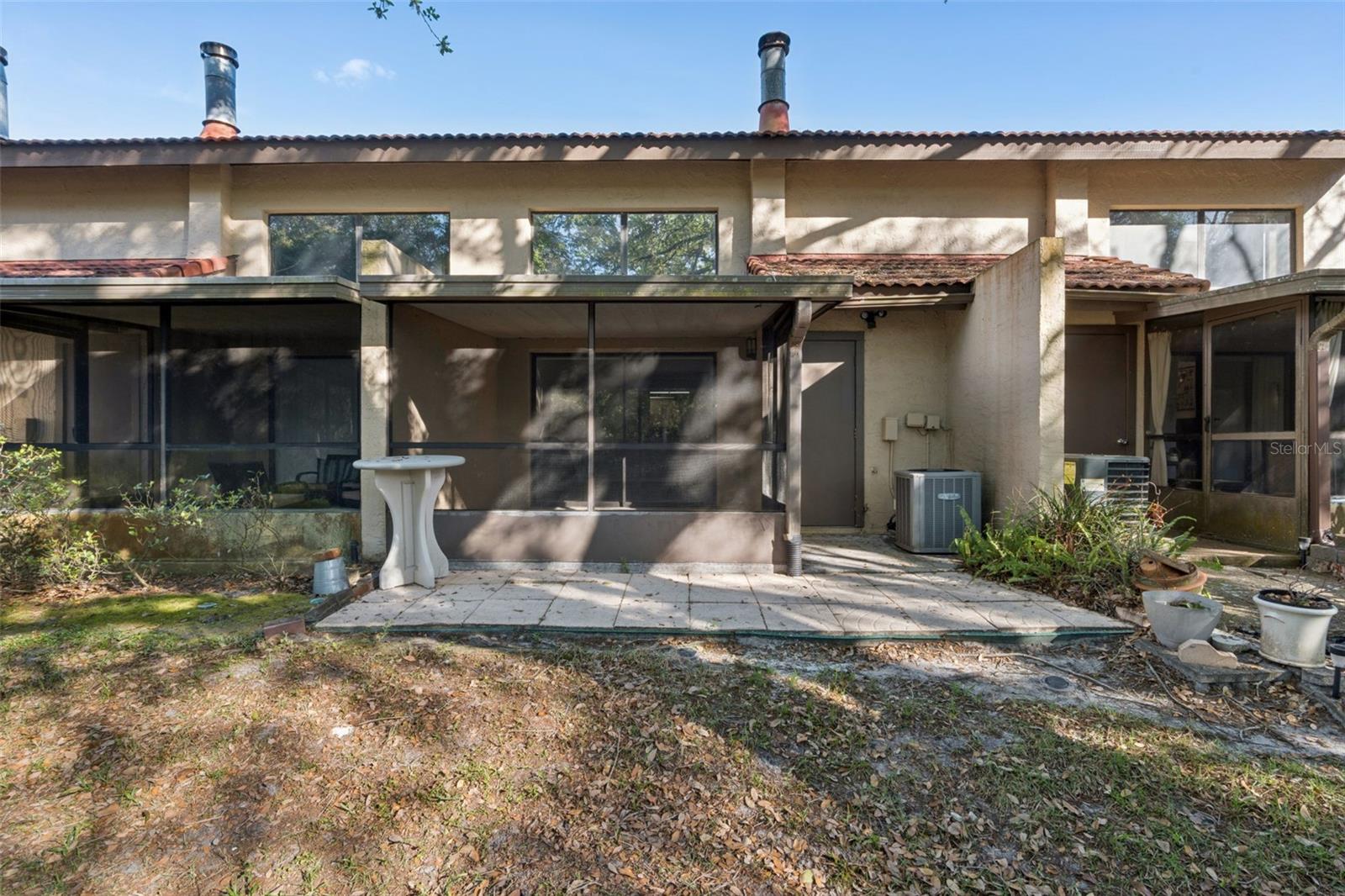 Image 28 of 32 For 502 Club Dr