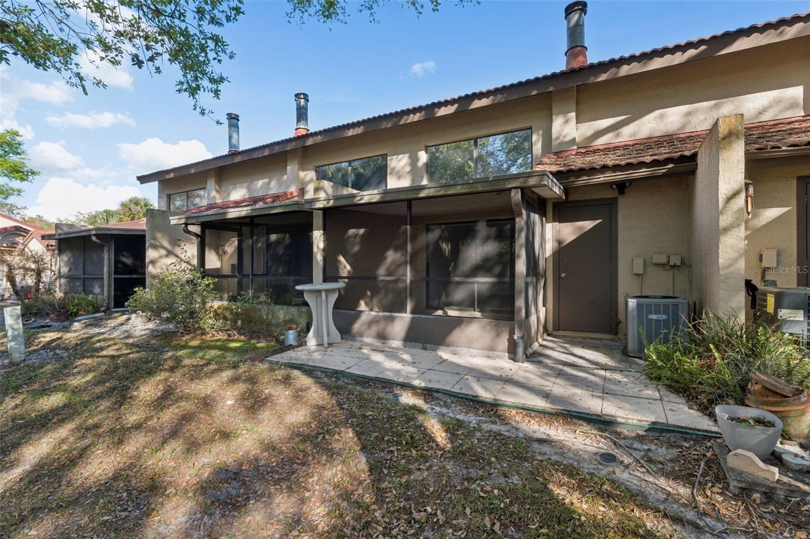 Image 30 of 32 For 502 Club Dr