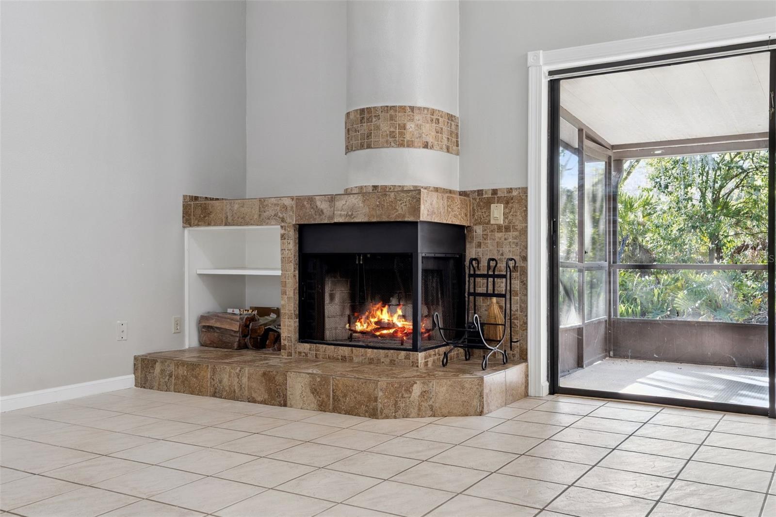 Image 9 of 32 For 502 Club Dr