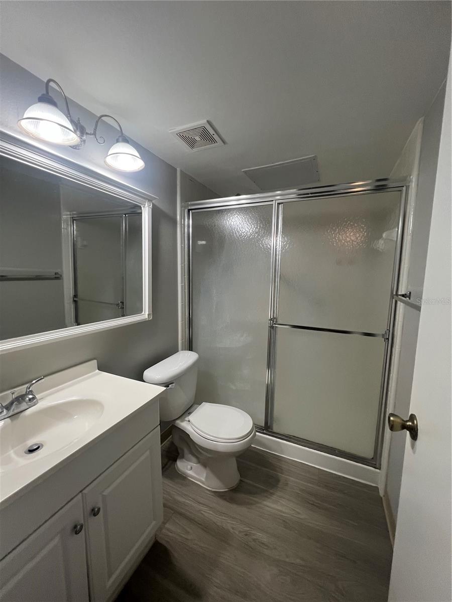 Image 8 of 17 For 1512 Pine Ridge Circle 12